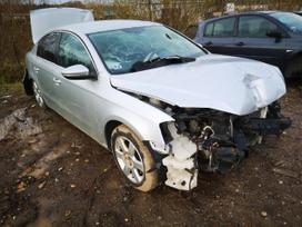 Volkswagen Passat по частям. Automobilis ardomas dalimis запасные части автомобил