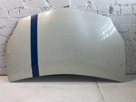 Toyota Prius dalimis. Kapotai durys radiatoriu komplektai sparnai spa