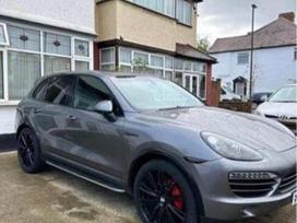 Porsche Cayenne 3l dalimis yra ir daugiau dalių