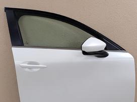 Mazda CX-30 Dešinysis ketvirtis yra priekio dalių ir variklio nėra automat
