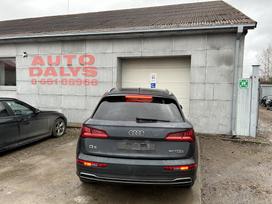 Audi Q5 S line odinis sildomas salonas