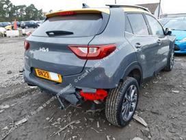 Kia Stonic 1l turbo mechaninė 6 pavarų dėžė r 17 ratlankiai su naujom padan