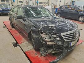 Mercedes-Benz E klasė for parts. Automobilis ardomas dalimis запасные части автомобил