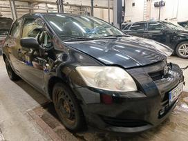 Toyota Auris dalimis. Europinis variklis ir deze geros bukles kuriasi ir vaz