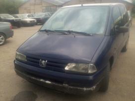 Peugeot 806 dalimis. Turime ivairiu prancuzisku automobiliu modeliu ivairiu v