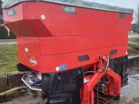 Kuhn AXIS 40.2 W, spreaders