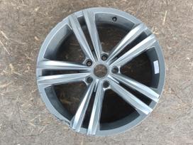 Volkswagen T-Roc, 2GA601025G, Cen13636