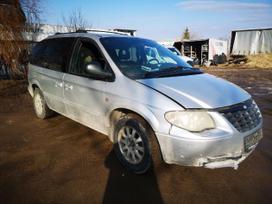 Chrysler Voyager dalimis. Automobilis ardomas