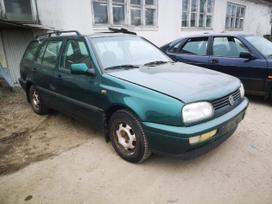 Volkswagen Golf по частям. Automobilis ardomas dalimis запасные части автомобил