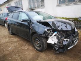 Toyota Auris dalimis. Automobilis ardomas dalimis запасные части автомобиля