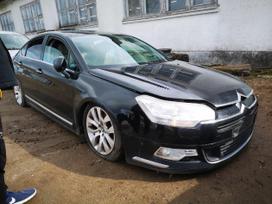 Citroen C5 dalimis. Automobilis ardomas