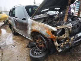 BMW X5 по частям. Automobilis ardomas dalimis запасные части автомобил