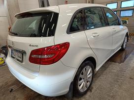 Mercedes-Benz B220 dalimis. Pradetas ardyti 2024 04 09 b 220 4matic spalvos kodas