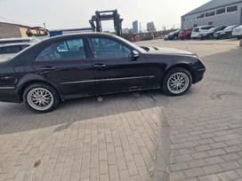 Mercedes-Benz E320 по частям