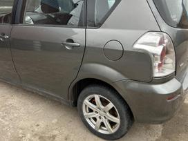 Toyota Corolla Verso dalimis. 8620 34257 dalis siunčiu i visus lietuvos miestus 7 vi