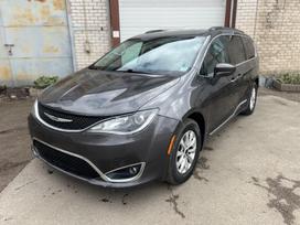 Chrysler Pacifica по частям. 2017 chrysler pacifica dalimis oro pagalves komp