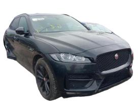 Jaguar F-Pace, 204DTD 8HP45 Santorini Black