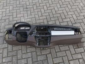 BMW X5 Panele juoda su ruda su headup yra ir airbag