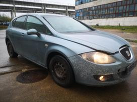 Seat Leon dalimis. Automobilis ardomas dalimis запасные части автомобиля