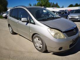 Toyota Corolla Verso for parts. Automobilis ardomas dalimis запасные части автомобил