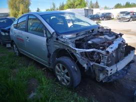 Toyota Prius по частям. Automobilis ardomas dalimis запасные части автомобил