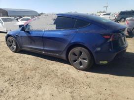 Tesla Model 3 rezerves daļās. Dėl dalių skambinkite 370 601 801 26 viber wh