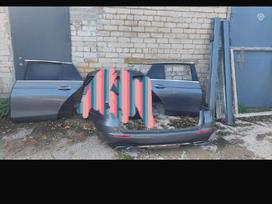 Mercedes-Benz E klasė, 213, Parduodama dalim