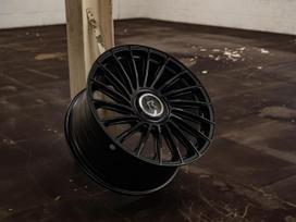 RIVIERA RF8 Gloss black, легкосплавные , R20