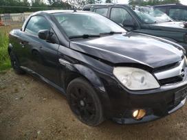 Opel Tigra for parts. Automobilis ardomas dalimis запасные части автомобил