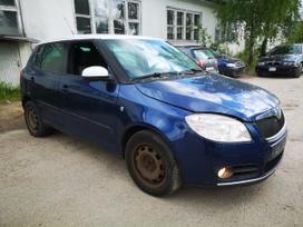 Skoda Fabia dalimis. Automobilis ardomas dalimis запасные части автомобиля