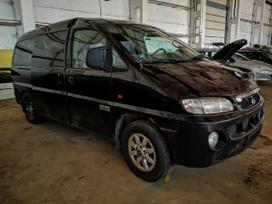 Hyundai H1 dalimis. Automobilis ardomas dalimis запасные части автомобиля
