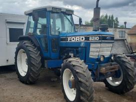 Ford 8210, traktoriai