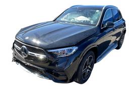 Mercedes-Benz GLC300 Rida 275 km