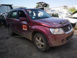Suzuki Grand Vitara dalimis. Automobilis