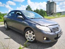 Toyota Corolla rezerves daļās. Automobilis ardomas dalimis запасные части авто
