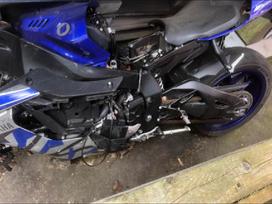 Yamaha R1, superbikes