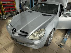 Mercedes-Benz SLK200 по частям