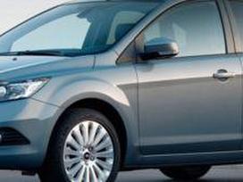 Ford Focus по частям. Pigios kėbulo dalys žibintai radiatoriai tel 86983