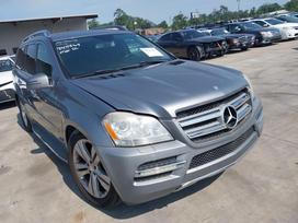 Mercedes-Benz GL350 dalimis. Usa