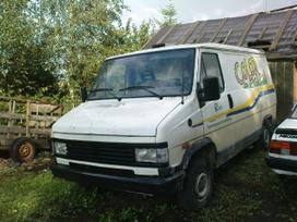 Peugeot J5, preču