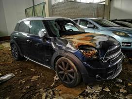 Mini Countryman S по частям. Automobilis ardomas dalimis запасные части автомобил