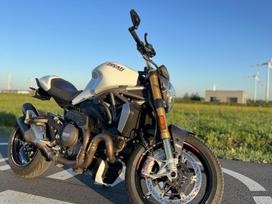 Ducati Monster 1200cc, street / classic