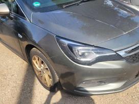 Opel Astra Yra mechanine ir automatas