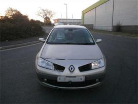 Renault Megane dalimis. Turime ivairiu prancuzisku automobiliu modeliu ivairiu v