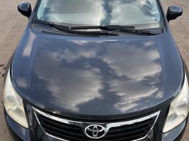 Toyota Avensis по частям. Ką tik gauta transporto priemonė užsiveda važiuoja