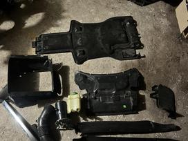Volkswagen Touareg for parts. Turiu tik tai kas nuotraukose