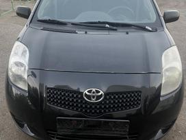 Toyota Yaris rezerves daļās. Ką tik gautas automobilis užsiveda važiuoja