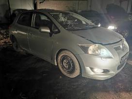 Toyota Auris dalimis. Automobilis ardomas dalimis запасные части автомобиля