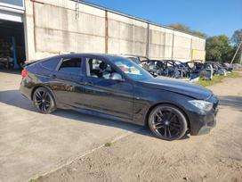 BMW 330 Gran Turismo Ardyme turime keletą tokio modelio automobilių skirtingų spalvų