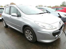Peugeot 307 rezerves daļās. Turime ivairiu prancuzisku automobiliu modeliu iv